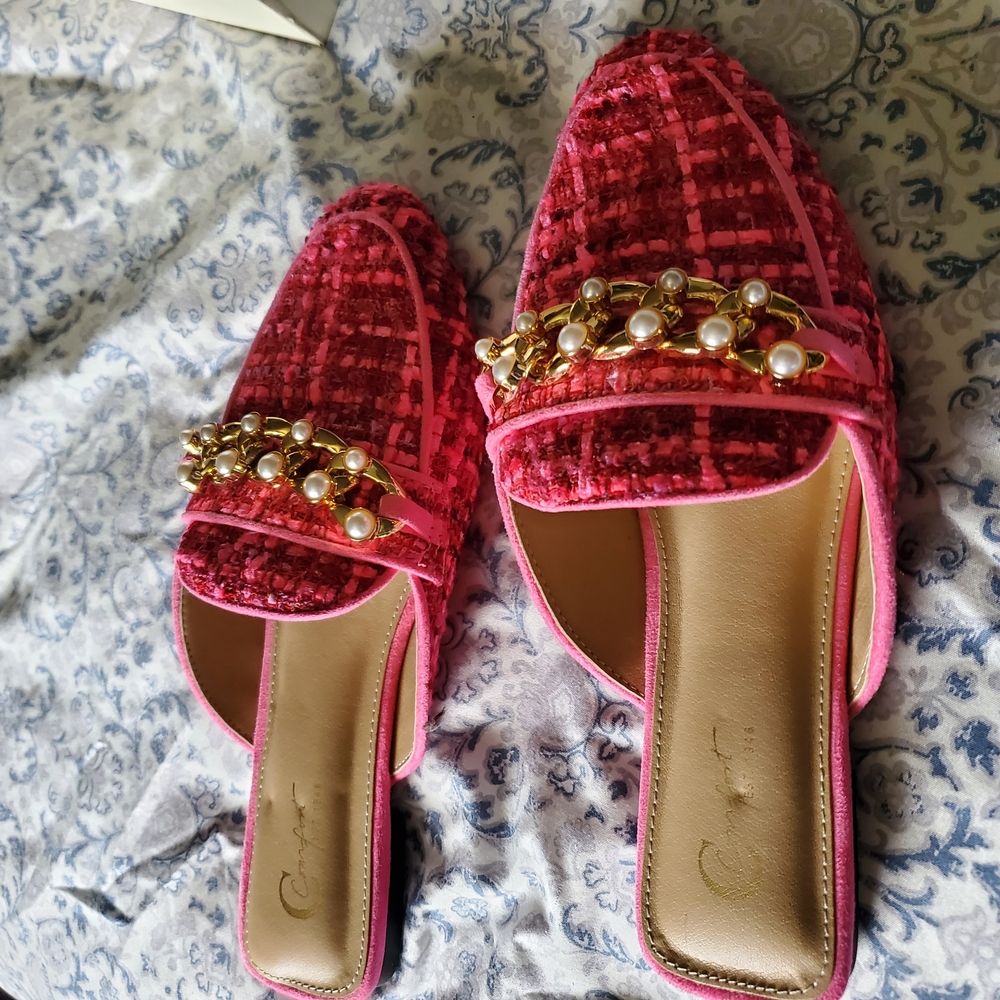 Elegant Pink Tweed Women's Mules with Gold Accents